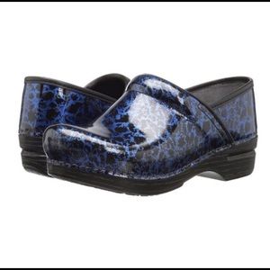 Dansko Pro XP Clogs in Moon Patent, Size 41